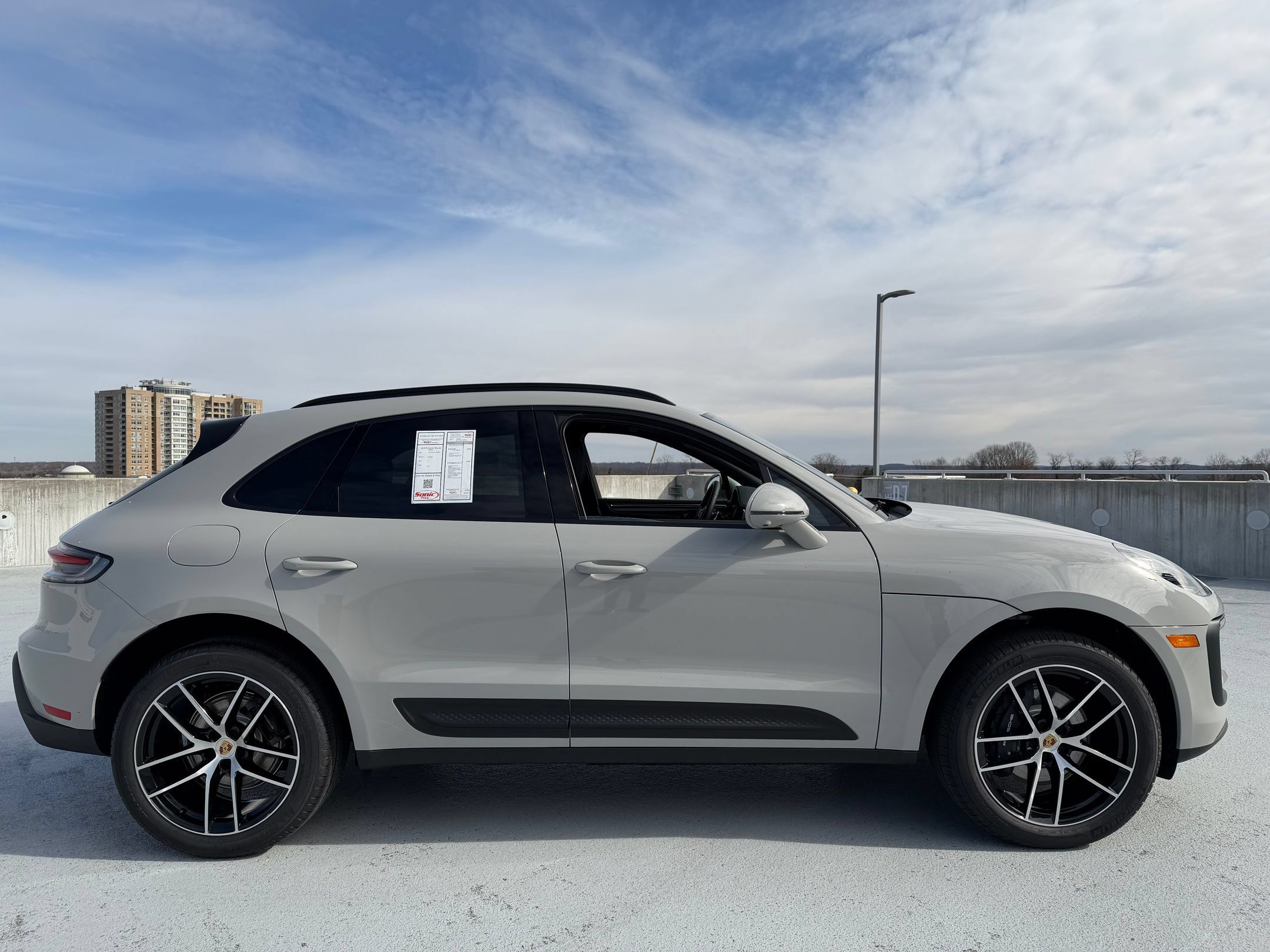 Used 2026 Porsche Macan AWD/4WD image 8