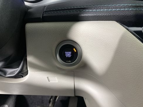 Used 2018 Chrysler Pacifica Limited w/ Advanced Safetytec Group image 26