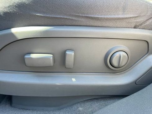 Used 2013 Chevrolet Traverse LT FWD image 11