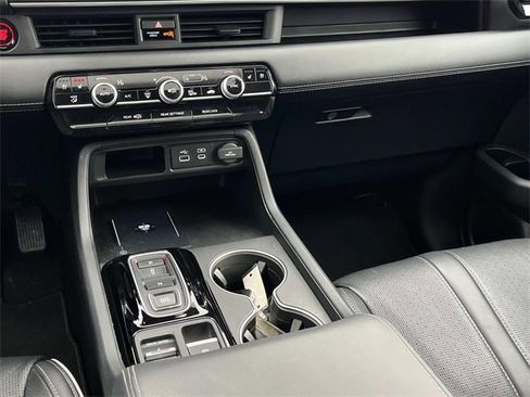 Used 2023 Honda Pilot Elite image 18