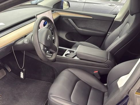 Used 2024 Tesla Model Y Long Range AWD/4WD image 4