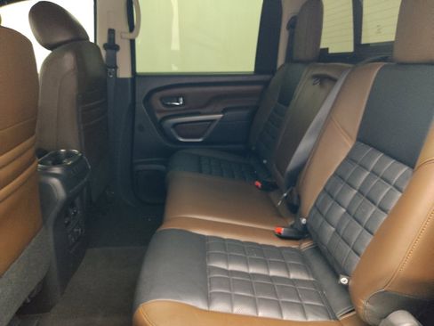 Used 2017 Nissan Titan Platinum Reserve RWD image 18