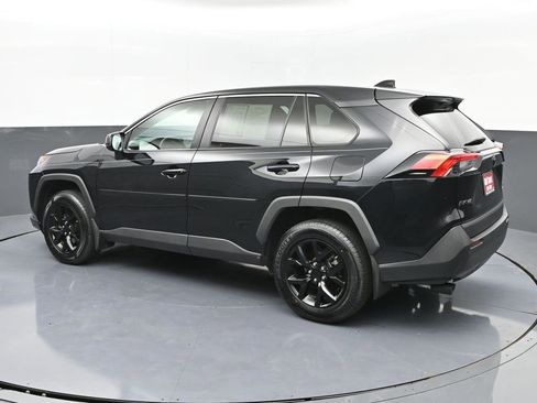 Certified 2022 Toyota RAV4 LE image 26