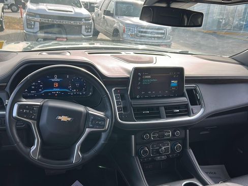 Used 2023 Chevrolet Suburban Premier image 25