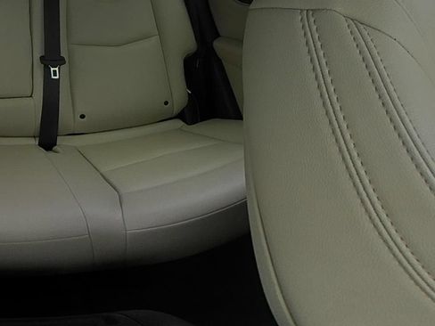 Used 2017 Cadillac XT5 FWD image 14