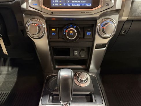 Used 2018 Toyota 4Runner SR5 Premium AWD/4WD image 12