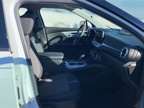 Used 2023 Chevrolet Blazer LT image 15