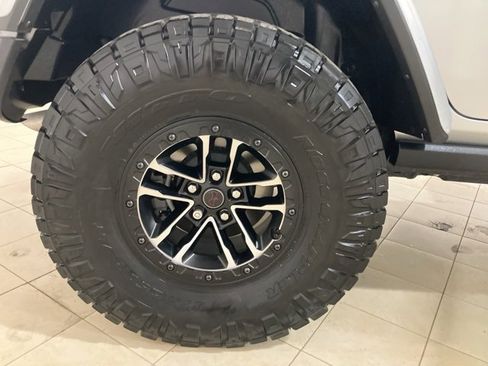 Used 2024 Jeep Wrangler Unlimited Rubicon image 30