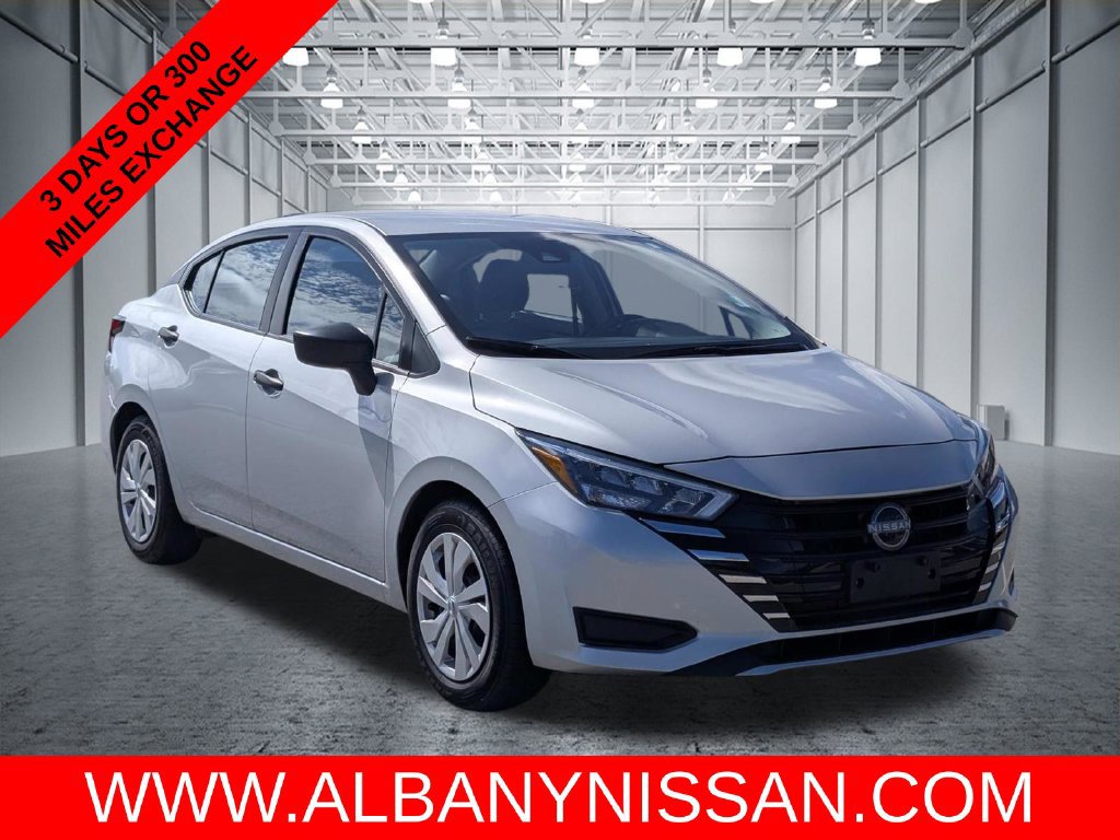 Used 2025 Nissan Versa S FWD image 1