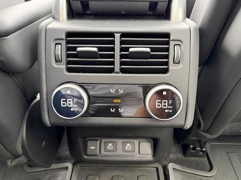 Certified 2025 Land Rover Discovery S AWD/4WD image 28