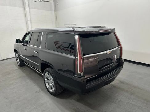 Used 2018 Cadillac Escalade ESV Premium Luxury RWD image 18