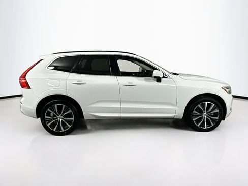 Used 2022 Volvo XC60 B5 Momentum w/ Protection Package Premier image 4