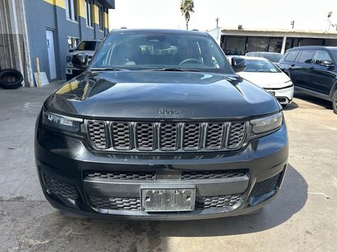 Used 2024 Jeep Grand Cherokee L Laredo image 2