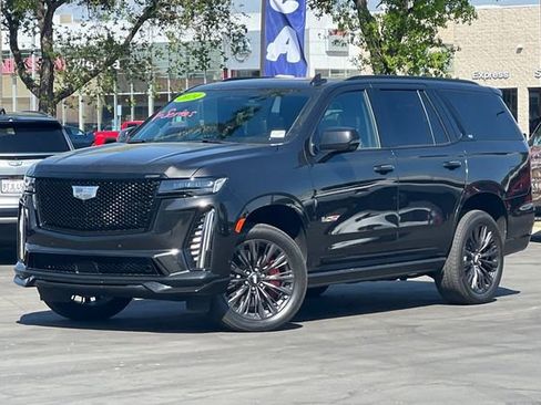 Used 2024 Cadillac Escalade V w/ LPO, ONYX Package AWD/4WD image 8