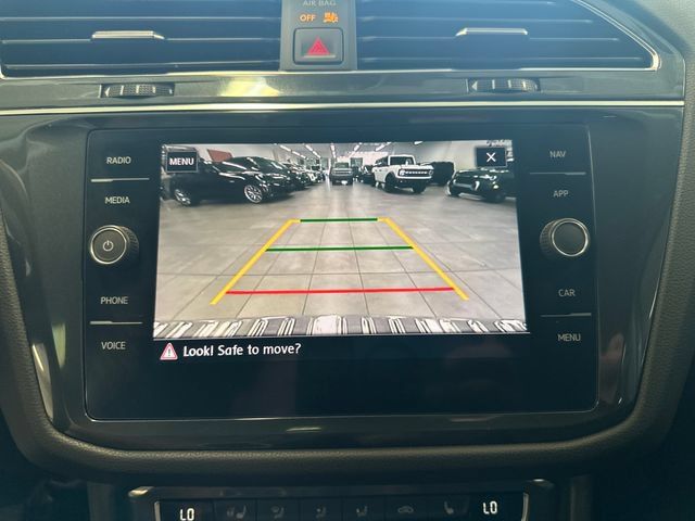 Used 2020 Volkswagen Tiguan SEL AWD/4WD image 34
