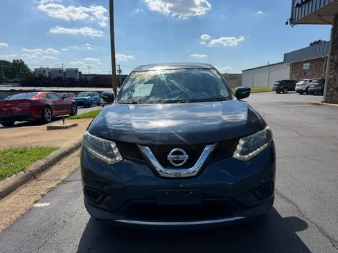 Used 2015 Nissan Rogue S FWD image 2