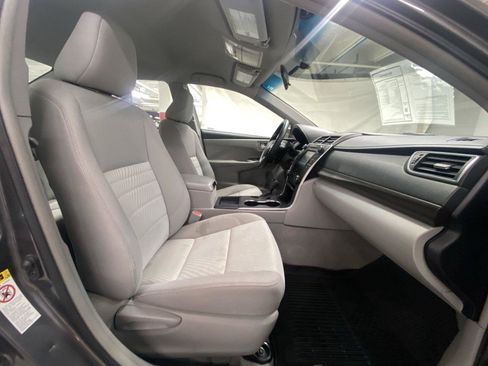 Used 2016 Toyota Camry LE FWD image 28