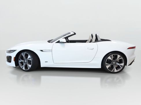 Used 2024 Jaguar F-TYPE Convertible AWD image 2