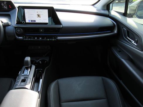 Used 2025 Toyota Prius XLE image 13