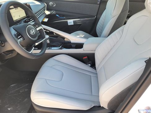 New 2026 Hyundai Elantra Limited FWD image 14