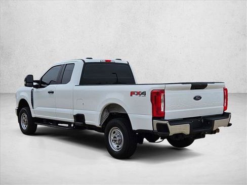 Used 2023 Ford F250 XL w/ FX4 Off-Road Package image 8