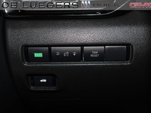 Used 2023 Nissan Sentra SR w/ Electronics Package FWD image 26