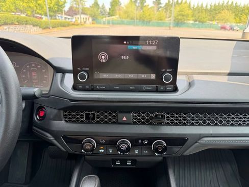 Used 2023 Honda Accord LX image 19