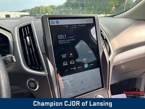 Used 2022 Ford Edge SEL image 12