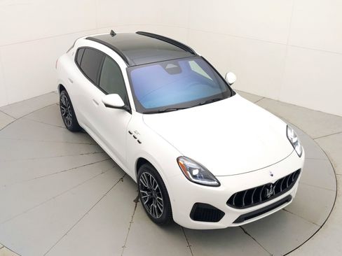 Used 2024 Maserati Grecale GT image 22
