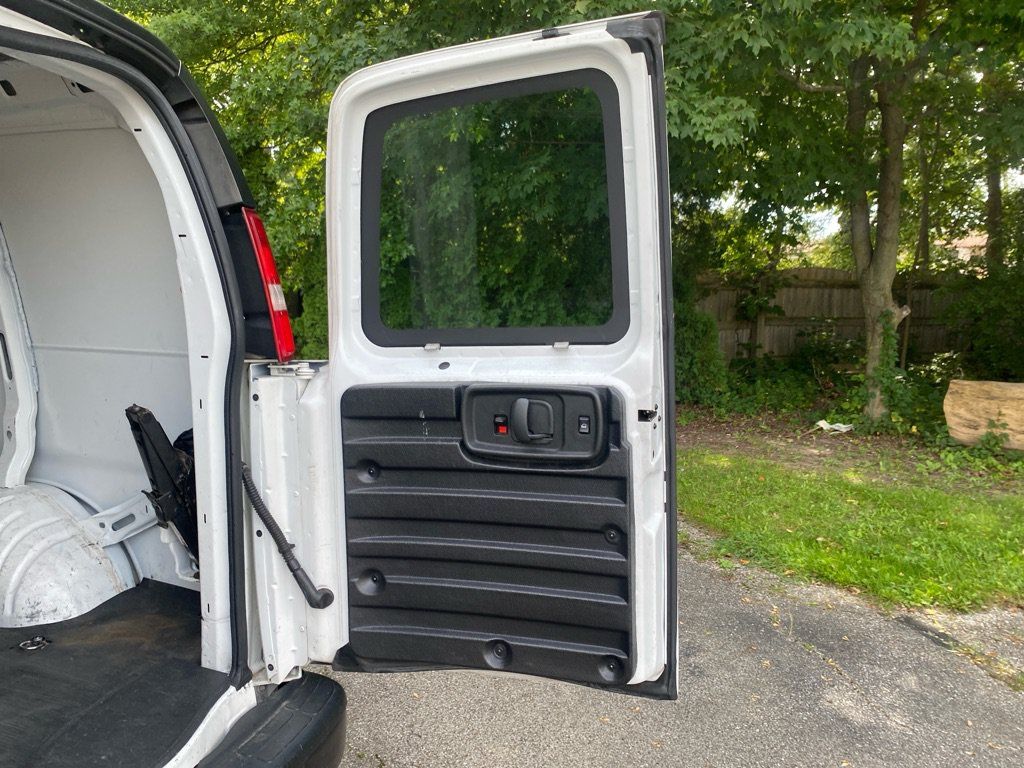 Used 2021 Chevrolet Express 2500 Extended RWD image 18