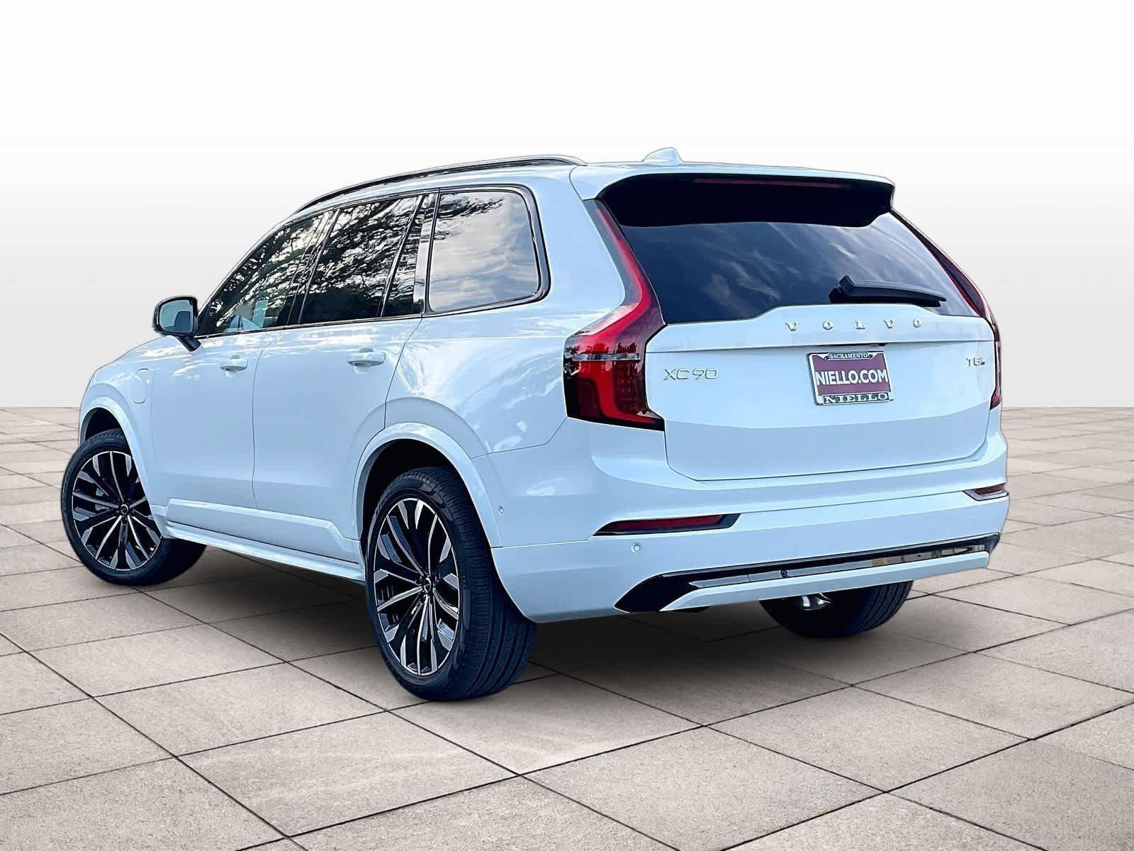 New 2026 Volvo XC90 T8 Ultra w/ Lounge Package AWD/4WD image 3