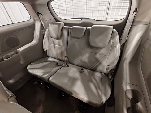 Used 2018 Kia Sedona L FWD image 29