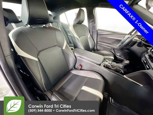 Used 2025 Toyota Camry SE image 17