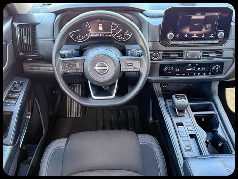 Used 2024 Nissan Pathfinder S FWD image 19
