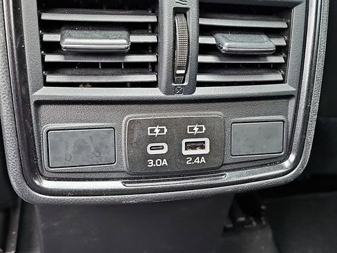 Used 2025 Subaru Forester Limited image 11