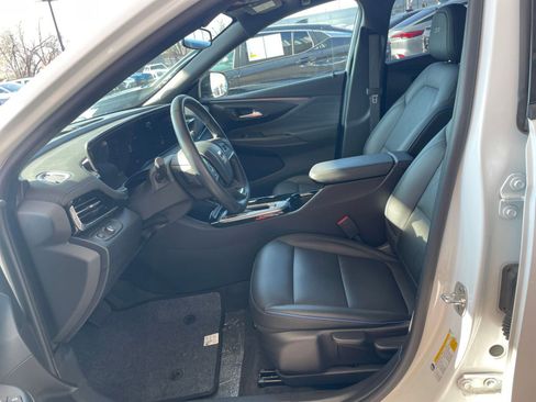 Used 2025 Buick Envista Sport Touring image 24