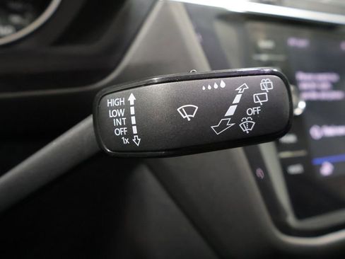 Used 2020 Volkswagen Tiguan SE w/ Panoramic Sunroof Package AWD/4WD image 37