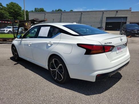 Used 2024 Nissan Altima 2.5 SR FWD image 3