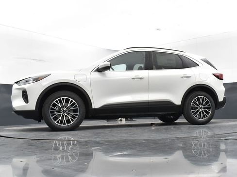 New 2025 Ford Escape SE FWD image 35