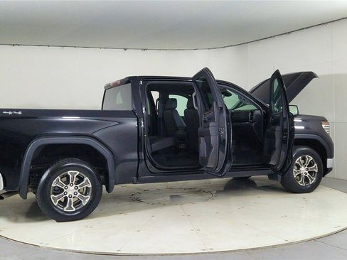 Used 2025 GMC Sierra 1500 SLT image 12