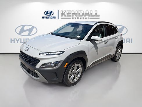Used 2023 Hyundai Kona SEL FWD image 3