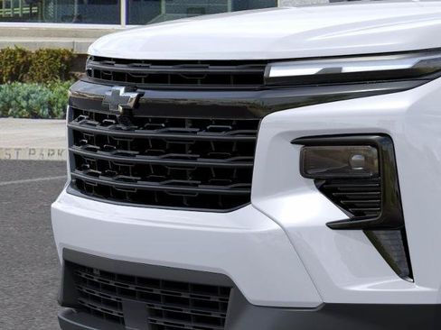 New 2027 Chevrolet Traverse LT w/ Midnight/Sport Edition FWD image 13