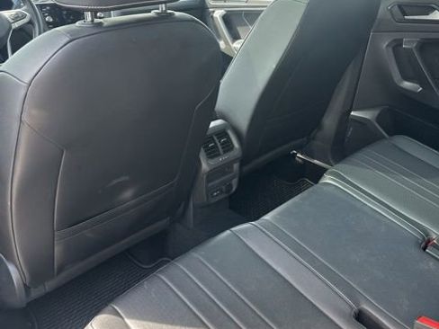 Used 2022 Volkswagen Tiguan SE FWD image 19