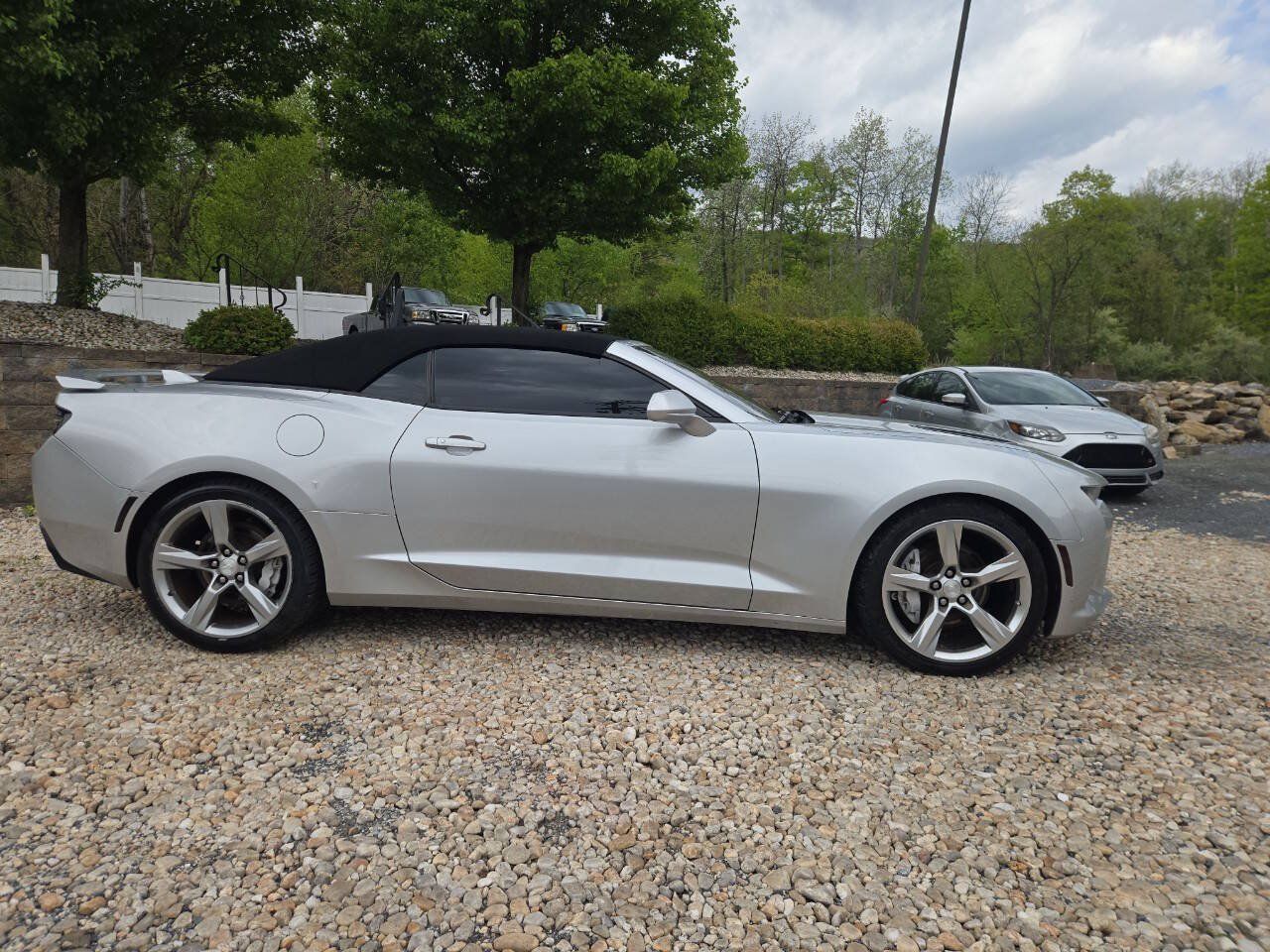 Used 2017 Chevrolet Camaro SS RWD image 9