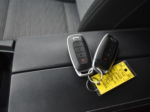 Used 2023 Nissan Rogue SV AWD/4WD image 21