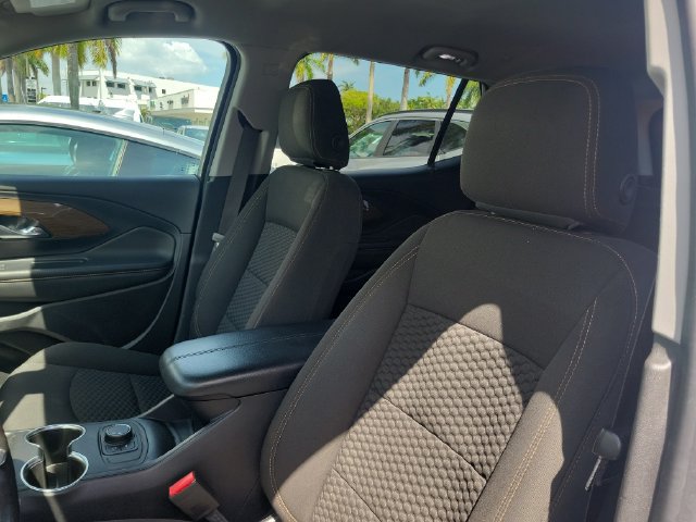 Used 2020 GMC Terrain SLE w/ Elevation Edition FWD image 9