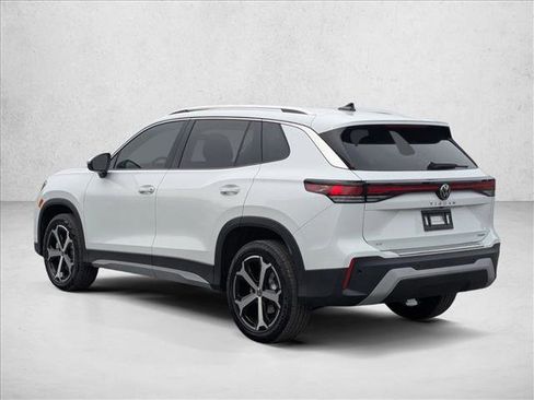 New 2025 Volkswagen Tiguan SE image 8