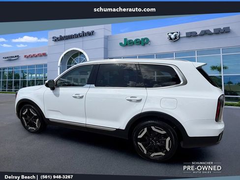 Used 2023 Kia Telluride EX w/ EX Captain's Chair Package AWD/4WD image 5