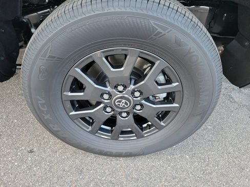 Used 2025 Toyota 4Runner SR5 image 22