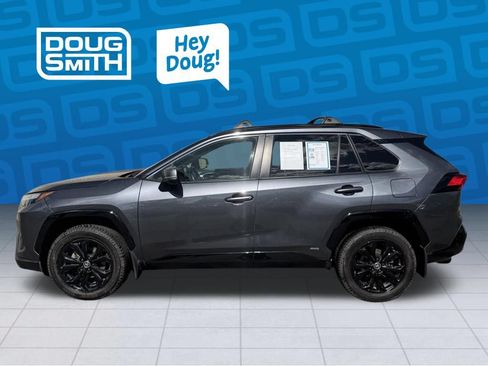 Used 2022 Toyota RAV4 SE w/ Convenience Package AWD/4WD image 2